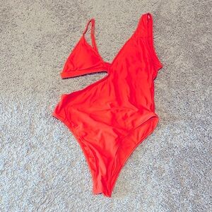 NWOT Women’s XL Swimsuit